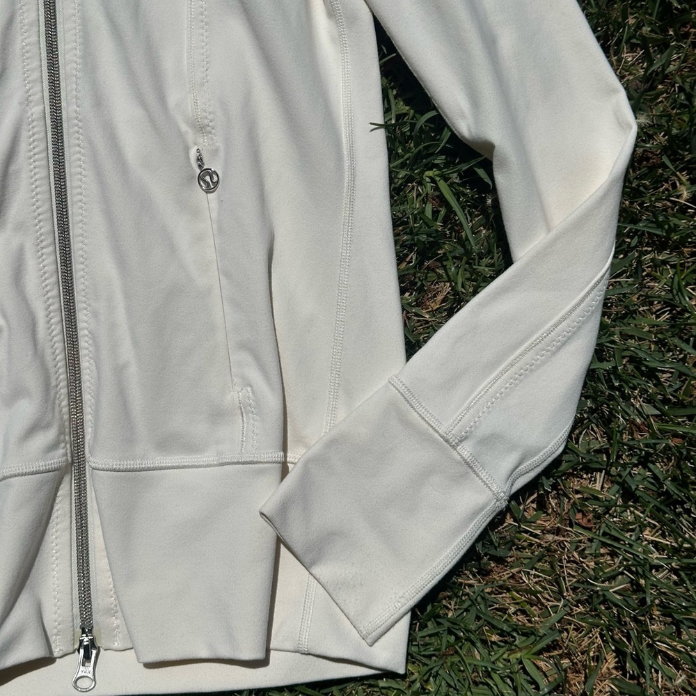 Lululemon Jacket - Picture 3 of 6